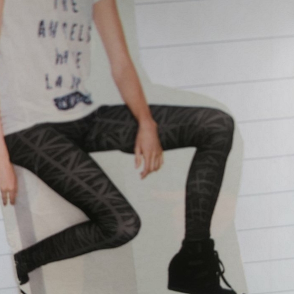 Victoria's Secret Pants - VS Brit legging